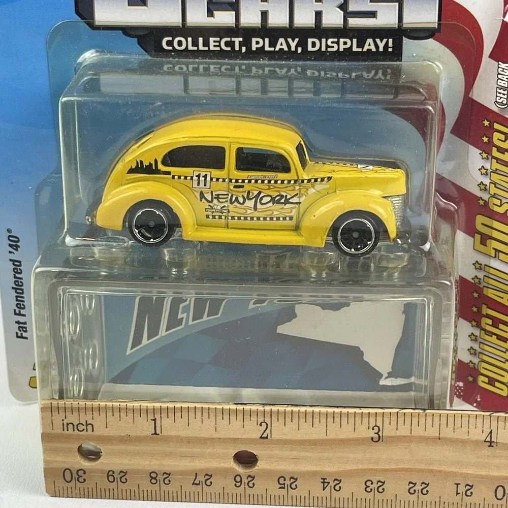 Hot Wheels Connect Cars NEW YORK Taxi Cab Fat Fendered 40 Car  1/64